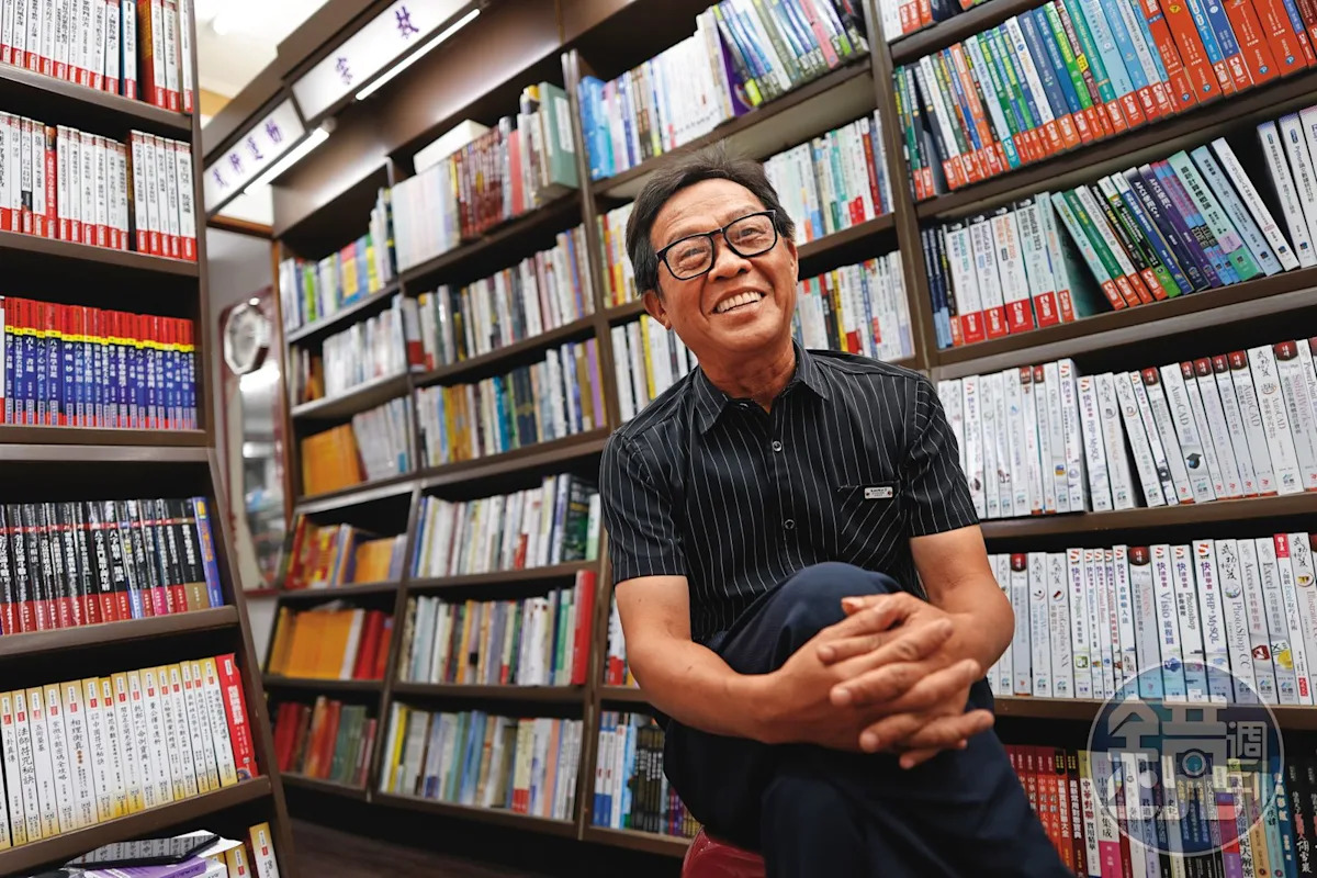Mirror Weekly Wins Gold at the Excellence in Journalism Awards; Old Bookstore Feature Impresses Judges, Earthquake Coverage Affirmed