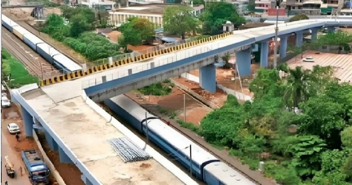 Design Flaw Triggers Scrutiny on India's Flyover, 7 Engineers Suspended