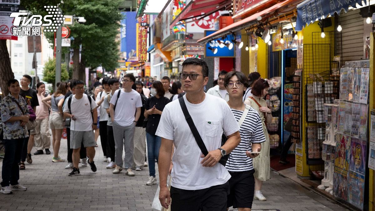 Japan's Earthquake Predictions Trigger Global Concern, Rumors Reduce Summer Tourist Numbers