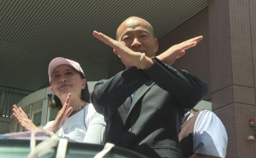 Countdown to Vote: Two Days Left! Wang Hongwei Drives with Han Kuo-yu, Who Declares 'KMT Will Face Major Defeat'