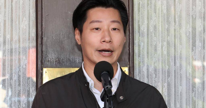 總統府任命林昶佐為駐芬蘭代表，林佳龍讚其具國際觀